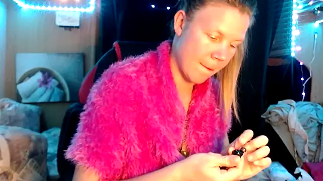 Snapshot of CallMeMaria chatting on March 14, 8:28 pm CallMeMaria online show from March 14, 8:28 pm