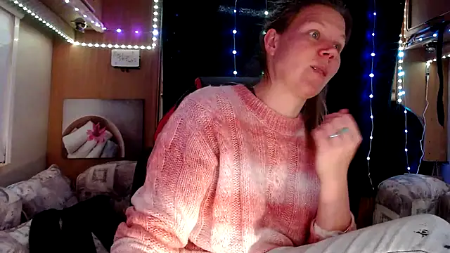 Snapshot of CallMeMaria chatting on March 19, 4:02 pm CallMeMaria online show from March 19, 4:02 pm