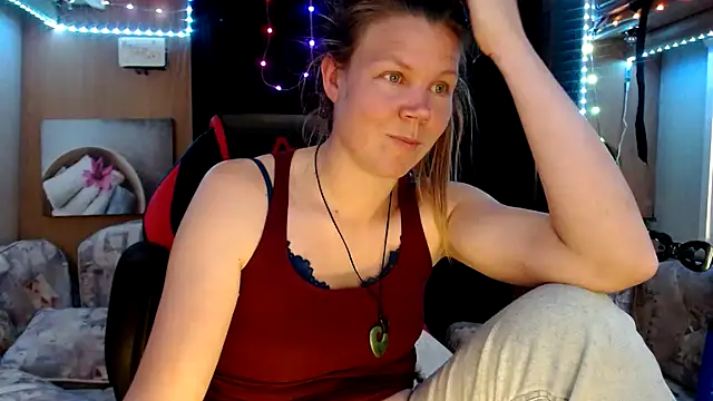 Snapshot of CallMeMaria chatting on March 21, 2:51 pm CallMeMaria online show from March 21, 2:51 pm