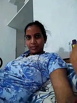 Snapshot of Hotty-Nidhi chatting on March 10, 6:38 am Hotty-Nidhi online show from March 10, 6:38 am
