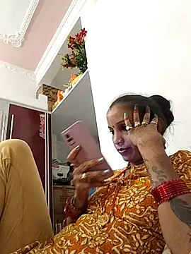 Snapshot of Hotty-Nidhi chatting on October 14, 3:57 pm Hotty-Nidhi online show from October 14, 3:57 pm