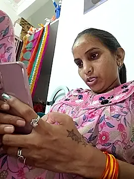 Hotty-Nidhi online show from February 12, 5:30 pm