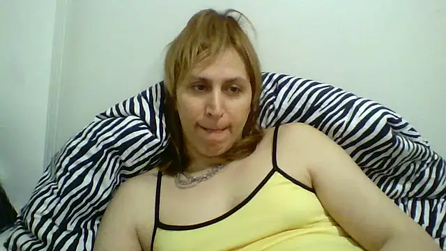Snapshot of ChewyCandy chatting on March 18, 4:04 am ChewyCandy online show from March 18, 4:04 am