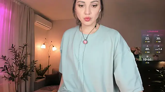 Snapshot of Viki_Bellson chatting on May 22, 7:30 pm Viki Bellson online show from May 22, 7:30 pm