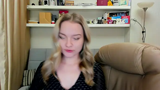Snapshot of Kara_Smith_ chatting on December 6, 10:41 pm Kara Smith  online show from December 6, 10:41 pm
