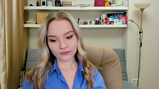 Snapshot of Kara_Smith_ chatting on December 9, 9:16 pm Kara Smith  online show from December 9, 9:16 pm