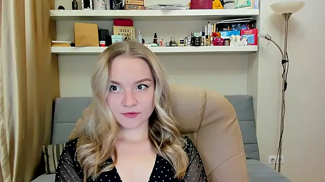 Snapshot of Kara_Smith_ chatting on December 26, 10:20 pm Kara Smith  online show from December 26, 10:20 pm