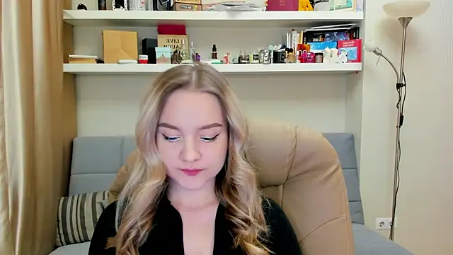 Snapshot of Kara_Smith_ chatting on January 17, 10:34 pm Kara Smith  online show from January 17, 10:34 pm
