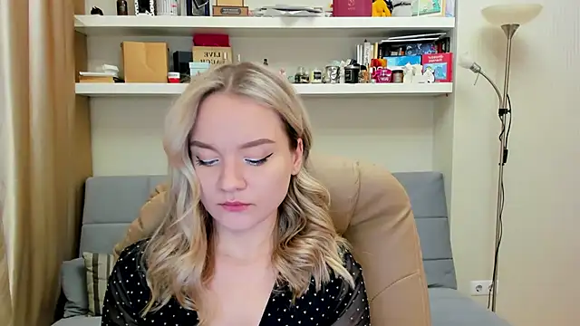 Snapshot of Kara_Smith_ chatting on February 12, 8:29 pm Kara Smith  online show from February 12, 8:29 pm