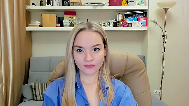 Snapshot of Kara_Smith_ chatting on February 16, 1:36 am Kara Smith  online show from February 16, 1:36 am