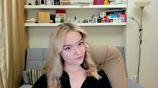 Snapshot of Kara_Smith_ chatting on February 23, 9:26 pm Kara Smith  online show from February 23, 9:26 pm