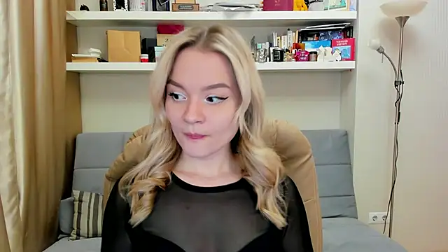 Snapshot of Kara_Smith_ chatting on March 2, 10:16 pm Kara Smith  online show from March 2, 10:16 pm
