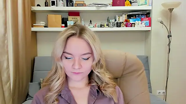 Snapshot of Kara_Smith_ chatting on March 5, 12:05 am Kara Smith  online show from March 5, 12:05 am