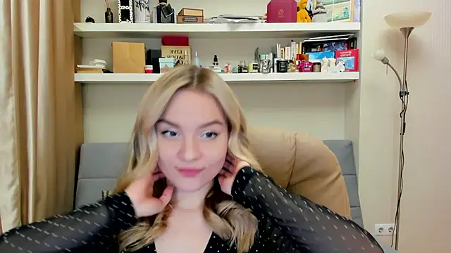 Snapshot of Kara_Smith_ chatting on March 8, 11:49 pm Kara Smith  online show from March 8, 11:49 pm