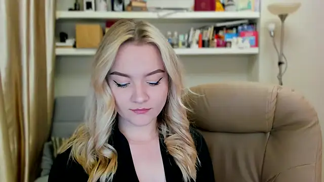 Snapshot of Kara_Smith_ chatting on September 17, 11:06 pm Kara Smith  online show from September 17, 11:06 pm