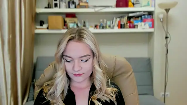 Snapshot of Kara_Smith_ chatting on October 4, 10:41 pm Kara Smith  online show from October 4, 10:41 pm