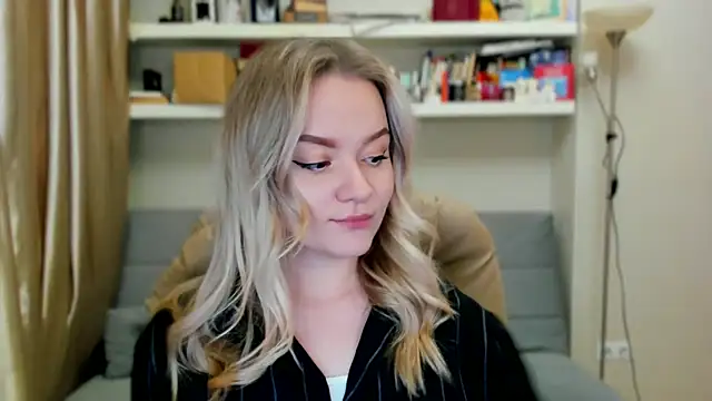 Kara Smith  online show from November 8, 12:44 am