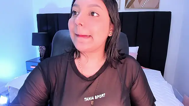 dullce77 online show from March 11, 7:42 pm