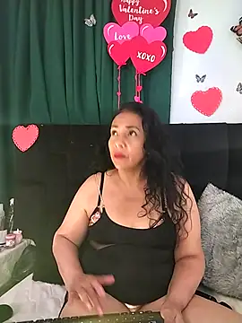 AlexaNovoa  online show from February 14, 2:08 am