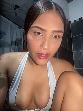 Snapshot of iamsara_21 chatting on February 1, 1:15 am iamsara 21 online show from February 1, 1:15 am