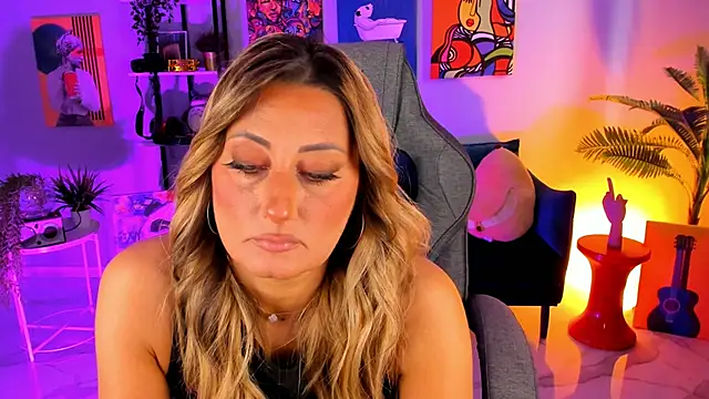 SarahAlluring online show from September 20, 12:06 pm