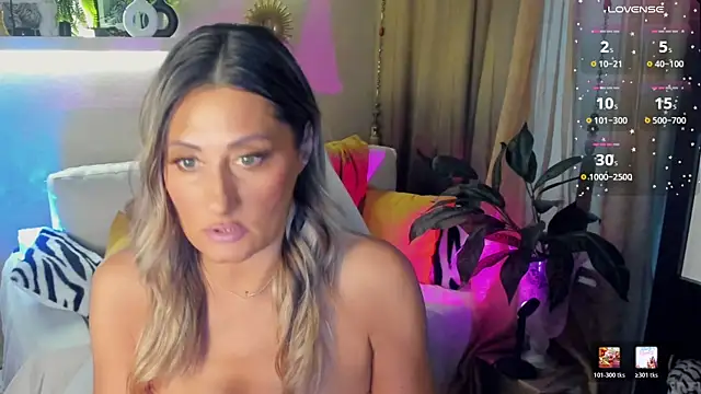 SarahAlluring online show from May 25, 4:13 pm