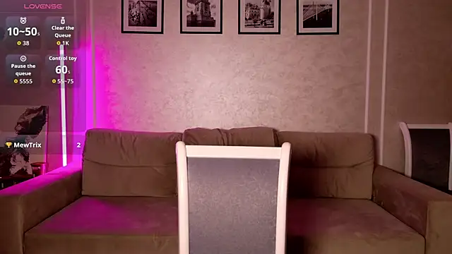 Snapshot of _moon_girl_18 chatting on March 1, 4:42 pm moon girl 18 online show from March 1, 4:42 pm