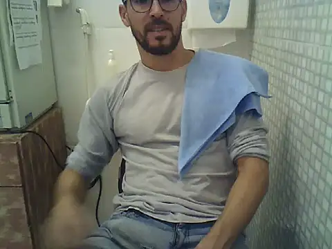 Snapshot of pdasgyn chatting on September 29, 1:38 pm pdasgyn online show from September 29, 1:38 pm