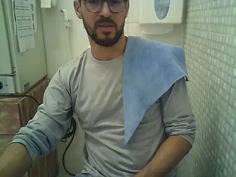 Snapshot of pdasgyn chatting on October 1, 1:39 pm pdasgyn online show from October 1, 1:39 pm