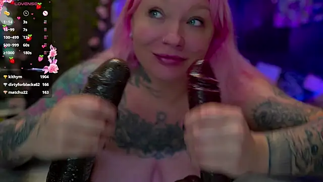 Snapshot of BlackedBarbie chatting on September 27, 12:15 am BlackedBarbie online show from September 27, 12:15 am