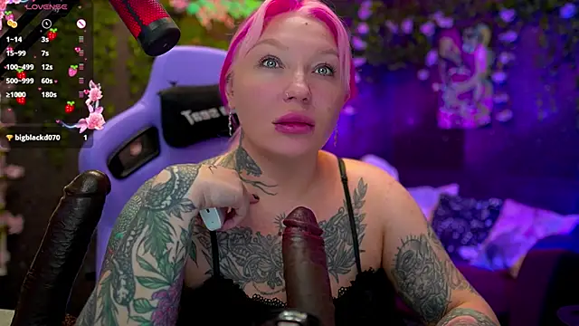 Snapshot of BlackedBarbie chatting on September 27, 1:27 pm BlackedBarbie online show from September 27, 1:27 pm