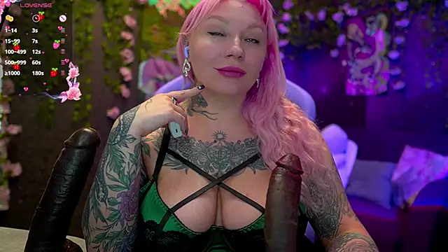 Snapshot of BlackedBarbie chatting on October 2, 6:48 pm BlackedBarbie online show from October 2, 6:48 pm