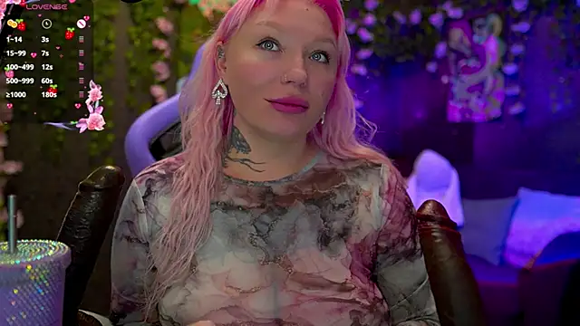 Snapshot of BlackedBarbie chatting on October 3, 12:57 pm BlackedBarbie online show from October 3, 12:57 pm