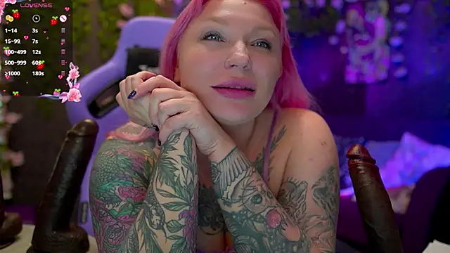 Snapshot of BlackedBarbie chatting on October 8, 6:49 pm BlackedBarbie online show from October 8, 6:49 pm