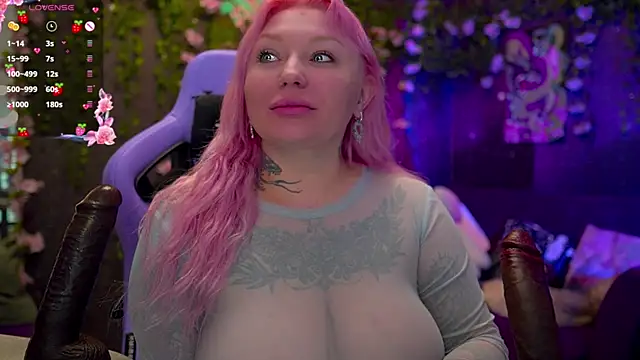 Snapshot of BlackedBarbie chatting on October 11, 8:18 pm BlackedBarbie online show from October 11, 8:18 pm