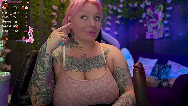 Snapshot of BlackedBarbie chatting on October 19, 1:56 pm BlackedBarbie online show from October 19, 1:56 pm