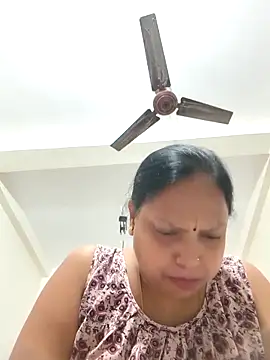 Snapshot of Arohi35 chatting on September 18, 5:04 pm Arohi35 online show from September 18, 5:04 pm