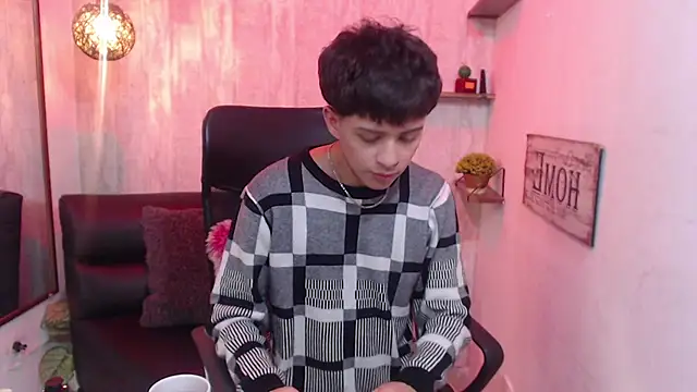 Snapshot of Sam_Daves chatting on March 18, 5:10 pm Sam Daves online show from March 18, 5:10 pm