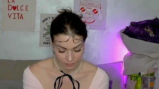 Snapshot of SweetDarling7 chatting on June 19, 1:26 pm SweetDarling7 online show from June 19, 1:26 pm