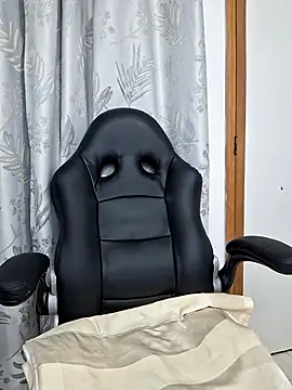 Snapshot of Chris_Alzate chatting on March 18, 2:15 am Chris Alzate online show from March 18, 2:15 am