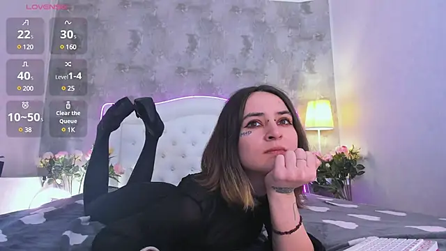 Snapshot of Elaine_Hard chatting on March 22, 11:31 pm Elaine Hard online show from March 22, 11:31 pm