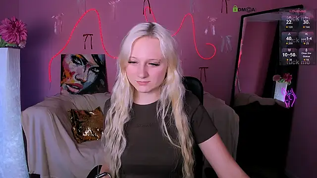 madam uliis online show from April 13, 10:21 am