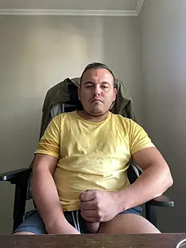 Snapshot of Gusta_bi chatting on February 9, 2:21 pm Gusta bi online show from February 9, 2:21 pm