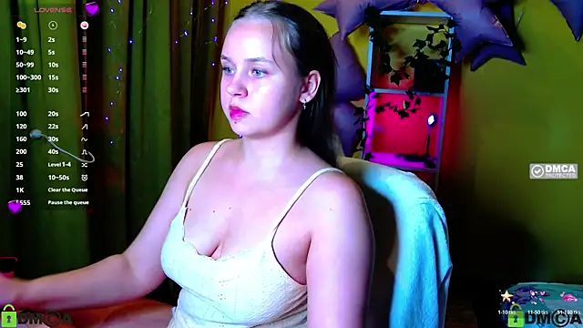 Snapshot of Lilysweet13 chatting on July 9, 7:40 pm Lilysweet13 online show from July 9, 7:40 pm