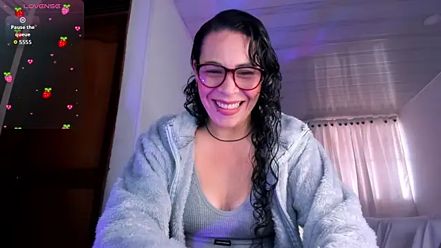 mia velvet1 online show from April 13, 12:43 pm