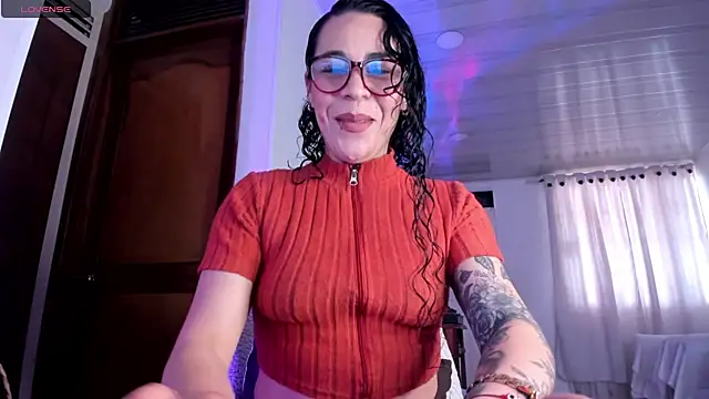 mia velvet1 online show from April 17, 12:52 pm