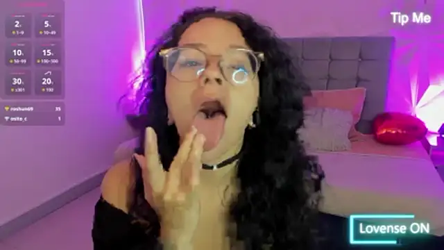 jenn cg online show from April 15, 9:15 pm