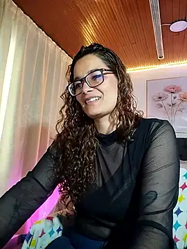 Rose Thompson1 online show from May 30, 1:30 pm