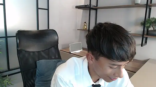 Snapshot of labrinthteasing chatting on March 17, 11:21 pm labrinthteasing online show from March 17, 11:21 pm