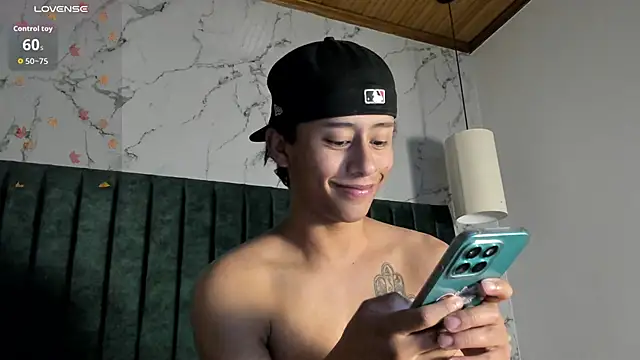 Snapshot of labrinthteasing chatting on September 18, 10:34 pm labrinthteasing online show from September 18, 10:34 pm